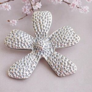Silpada Hammered Flower pendant S1101